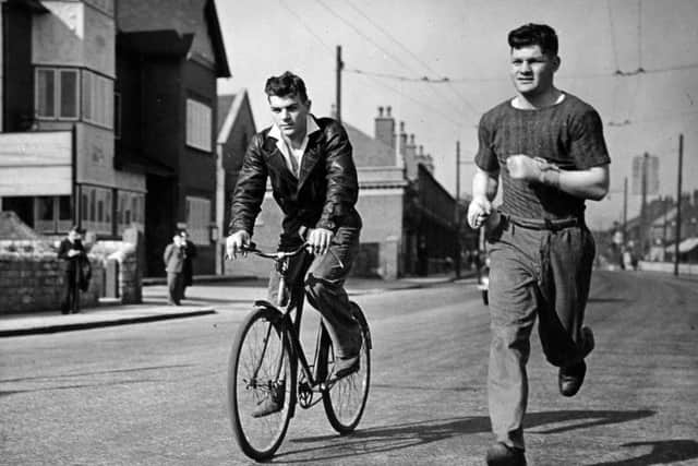 Malcolm Woodcock and Bruce Woodcock (right) training together in Balby in the 1940s.