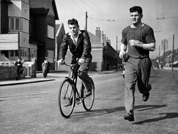 Malcolm Woodcock and Bruce Woodcock (right) training together in Balby in the 1940s.