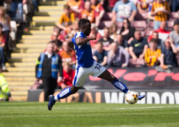 Bradford City vs Chesterfield - Jordan Slew controls the ball - Pic By James Williamson