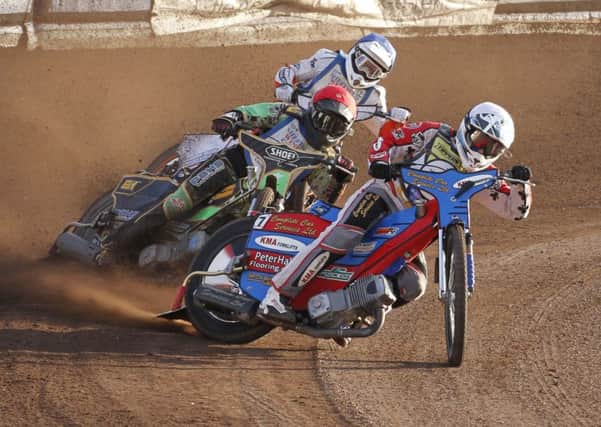 Thursday night action: Joe Jacobs Leads Arthur Sissis and Nathan Greaves