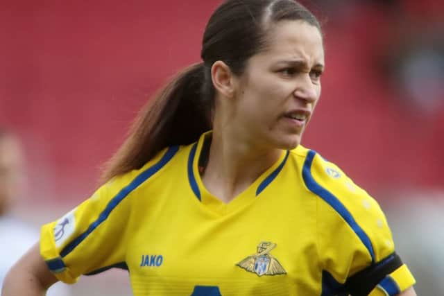 Courtney Sweetman-Kirk in action for Belles. Photo by Glenn Ashley Photography