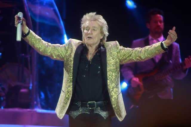 Rod Stewart greets the crowd at Sheffield Arena. Picture: Glenn Ashley.