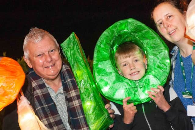 Shiregreen Lantern Parade to help celebrate the 10 Anniversary of Sanctuary Housing Association
04 December 2016
Copyright Paul David Drabble
www.pauldaviddrabble.photoshelter.com