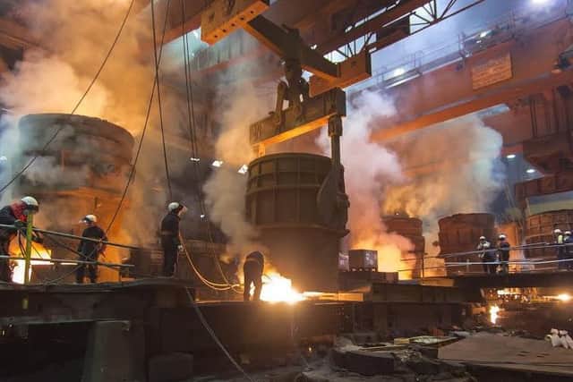 Sheffield Forgemasters' record 607 tonne casting pour.