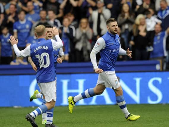 Gary Hooper scored for the fifth match in a row for Wednesday.
