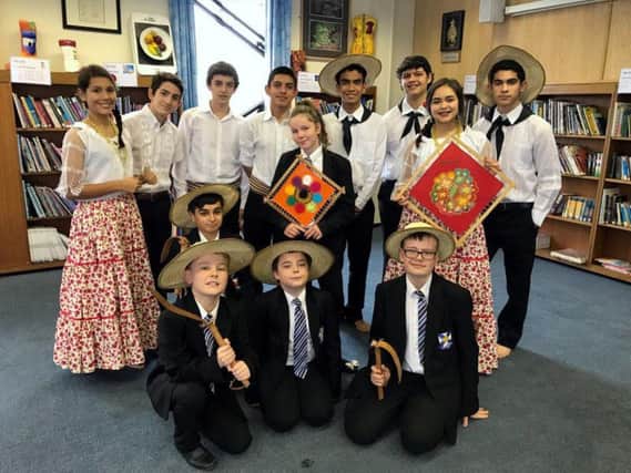 Pupils from Colegio Aula Viva, in Paraguay, and Wales High School