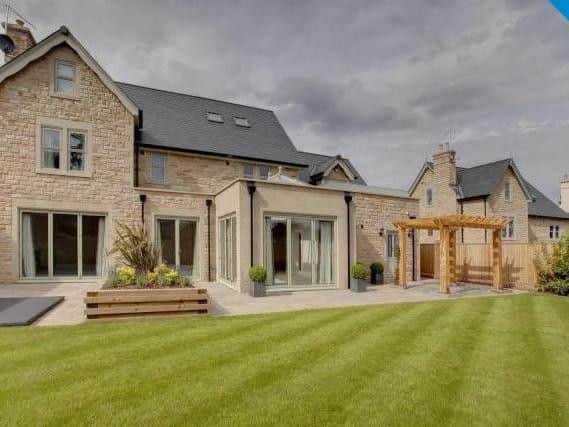 The house has had more than 20,000 clicks on Zoopla in the last month (photo: Blenheim Park Estates/Zoopla)