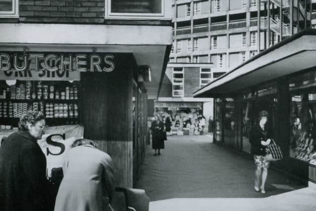 29nowFF
Park Hill Flats, Sheffield, in the 1960s.

26Listed
