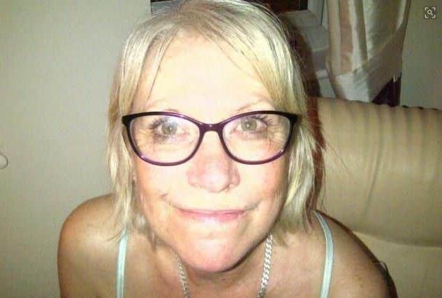 Nicolette Hewitt.
