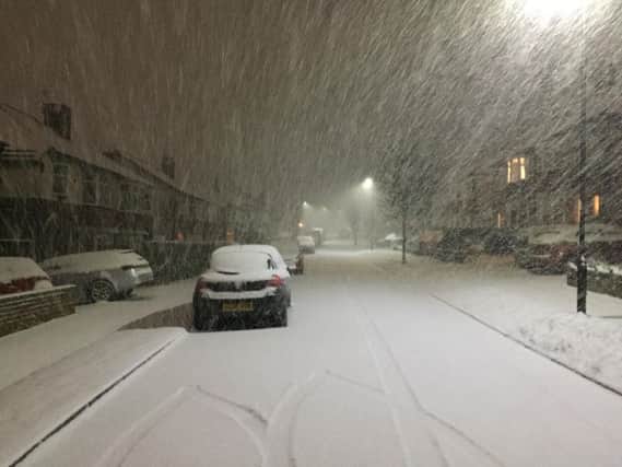 Heavy snow in Crosspool this evening