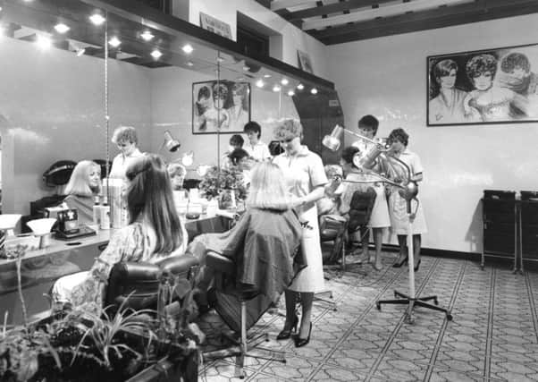 Memory Lane  hairdressing Au Soleil, Sunderland Road  November 1982