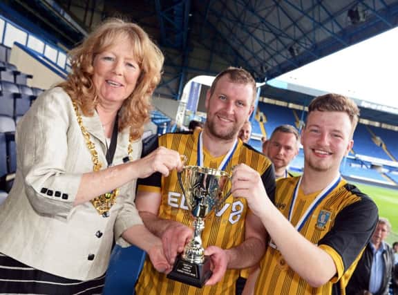 Anne Murphy, Lord Mayor of Sheffield, pictured presenting the St. Luke's Hospice Charity Cup to the match winners SWFC Away. Picture: Marie Caley NSST St.Luke's Match MC 1
