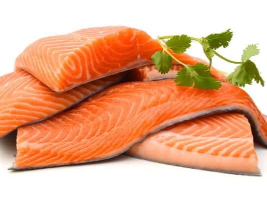 Feeding your cat raw fish is unsafe as the bacteria it carries can cause poisoning. It can also destroy the vitamin thiamine, which is essential to cats, causing neurological problems, leading to appetite loss, seizures and death.