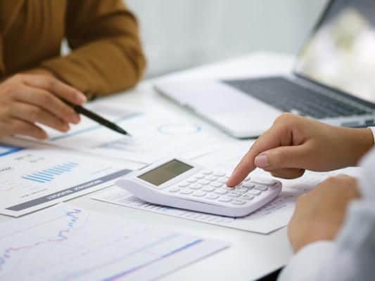 Average salary: 65,074 GBP